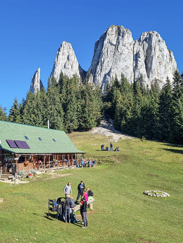 cabana piatra singuratica